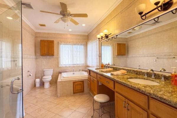 Casa de tres habitaciones en venta en alto boquete
