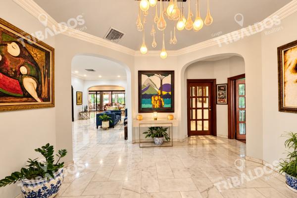 Venta o alquiler de casa en altos del golf