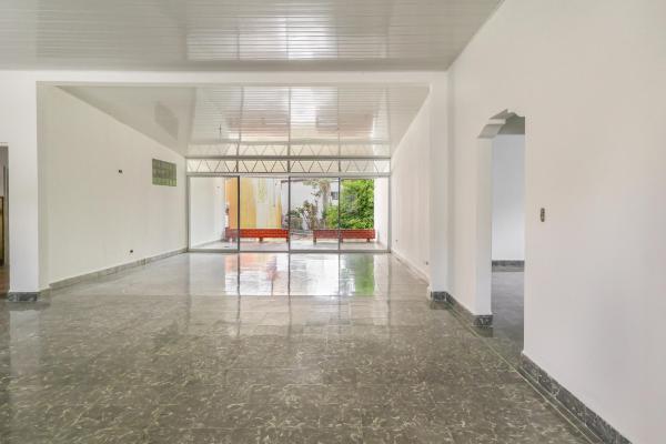 Venta de propiedad comercial en san francisco con zonificación zm5