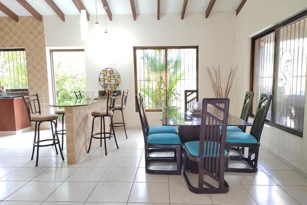 Casa cerca de coronado con piscina privada, 4 habitaciones