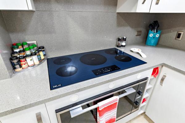 Apartamento de 3 rec. frente al mar en playa la barqueta panamá