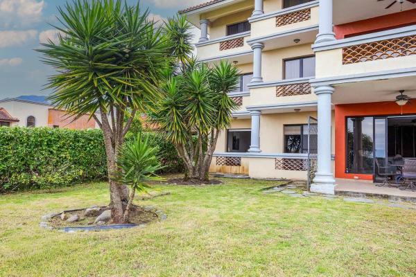 Precioso condominio en planta baja con jardín