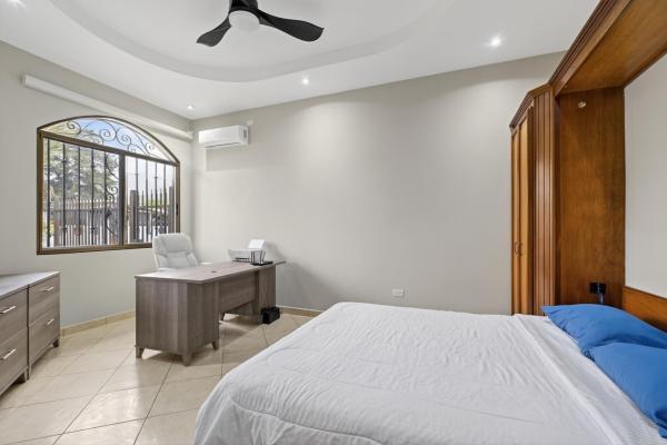 Fully furnished riverfront home downtown boquete