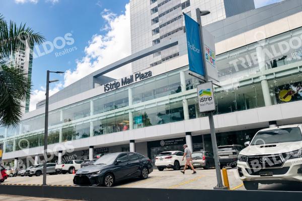 Aquiler de local en istrip mall plaza