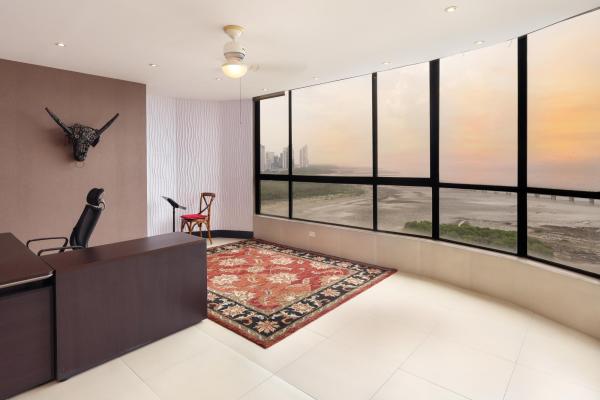 Two-level oceanfront condo in coco del mar