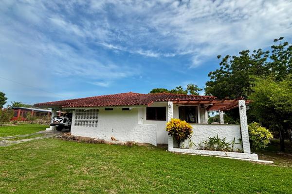House in coronado, las acacias avenue