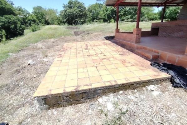 Granja de 13.6 ha con casa, galeras y río en natá, coclé
