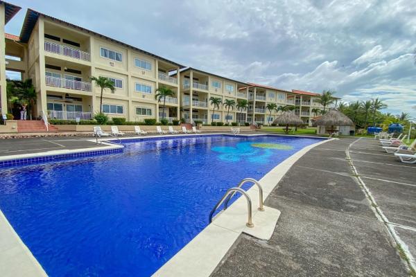 Condominio frente al mar en venta en playa la barqueta chiriquí panamá