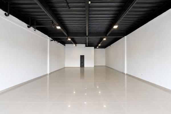 Commercial premises in galería cincuentenario