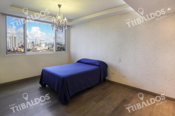 Venta de apartamento frente al mar | remodelado | 4 parkings | coco del mar
