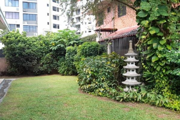House for sale in el carmen, three levels