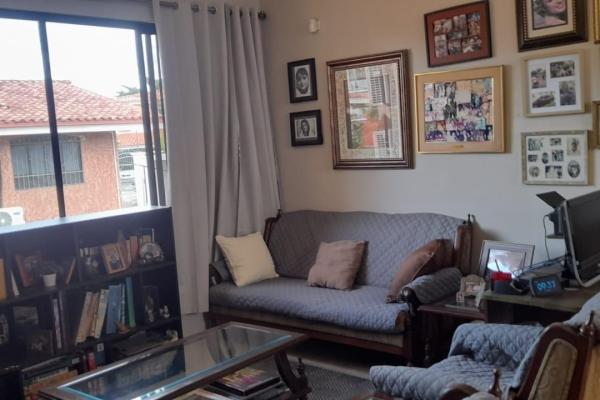 House for sale in el carmen, three levels