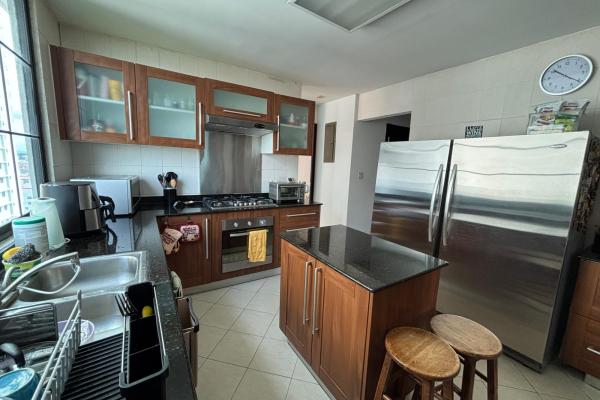 Modern apartment in altos del golf
