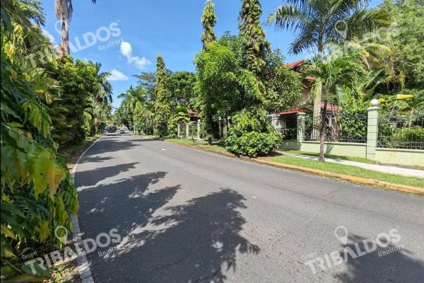 Sale of house in albrook