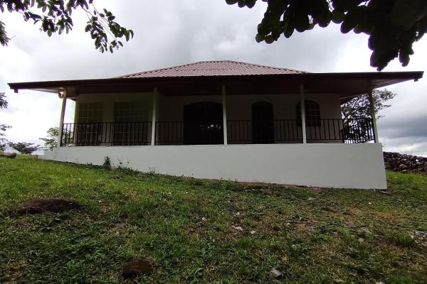Se alquila casa en boquete, emerald drive.