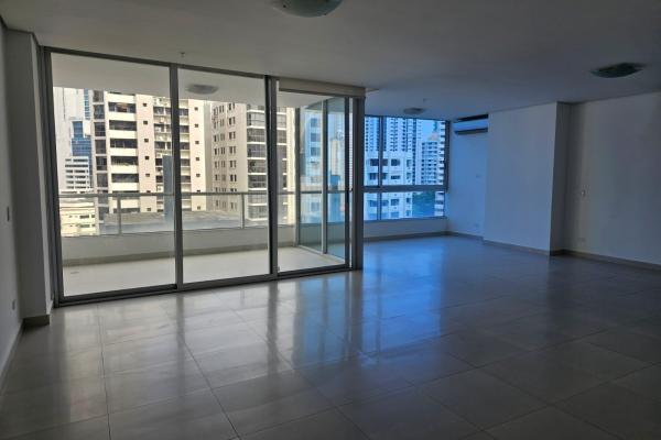 Se vende apartamento marbella 47, reposeído