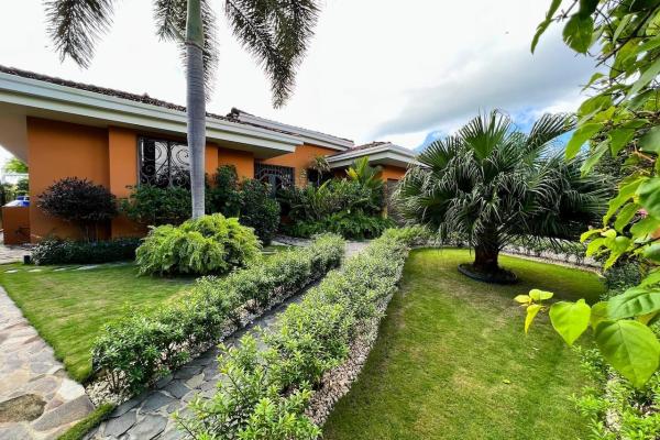 Hermosa casa privada en venta en coronado.