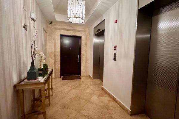 Penthouse 397m2 two floors full of light sea views