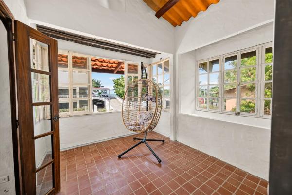 Beachside villa in playa malibu