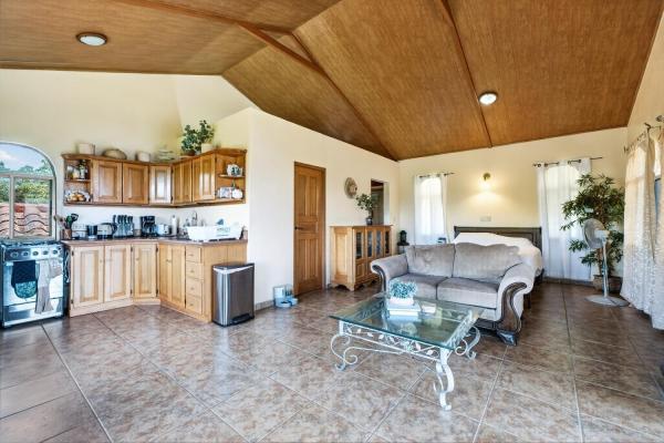 Potrerillos village home with studio apartment