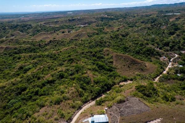 Terreno de montaña de 28 hectáreas en el camino al valle de anton.