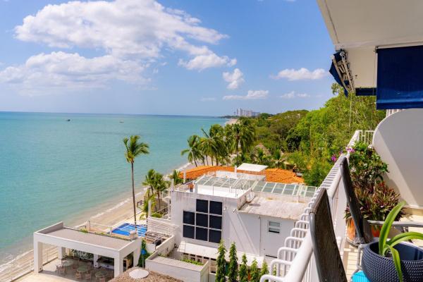 Apartamento de 4 habitaciones frente al mar en farallon