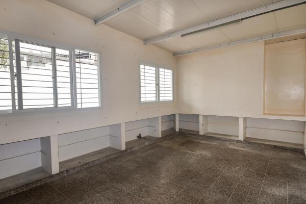 Alquiler de casa comercial en parque lefevre
