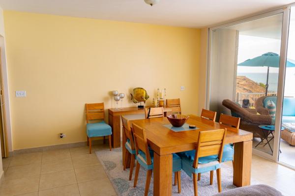 Apartamento de 4 habitaciones frente al mar en farallon