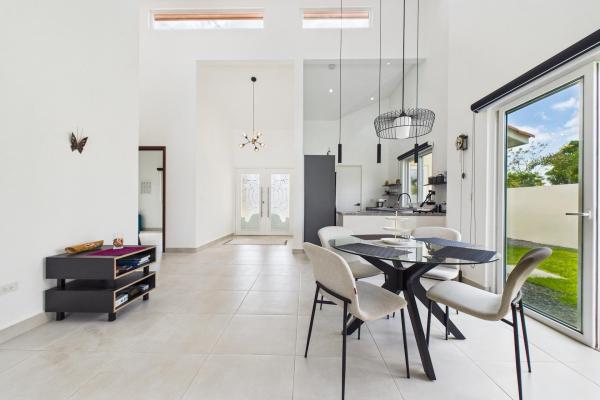 Beautiful modern 2 bdrm home with pool