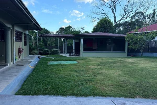 Amplia y completa casa residencial