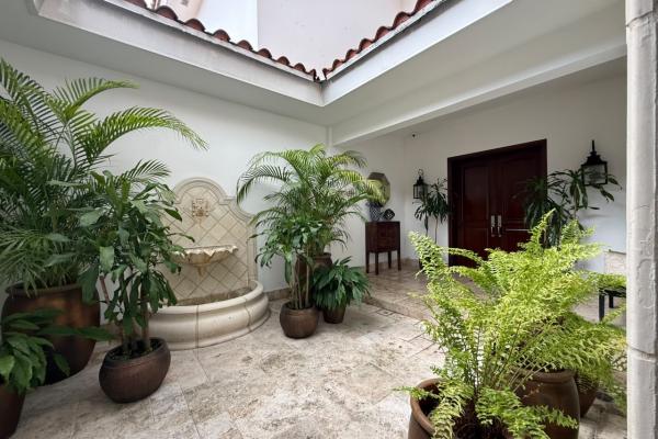 Sale of house in ph fairway estates, santa maría