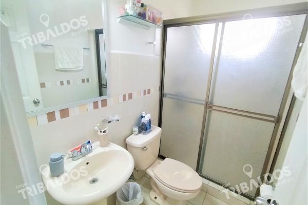 Venta de casa adosada en villa de las azores en villa lucre