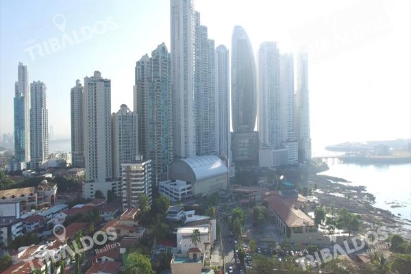 Venta de apartamento en ph torre del parque