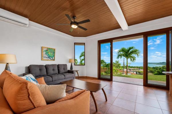 Ocean view villa with 6 apartments and pool