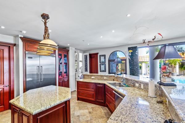 Magnificent mansion in los molinos boquete