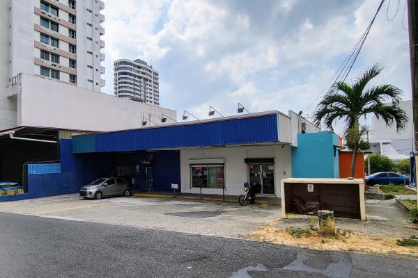 Se vende terreno con 2 locales comerciales rentando en san francisco