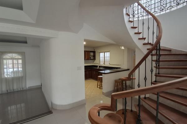 A single-family house with a pool is for sale in altos de panama.