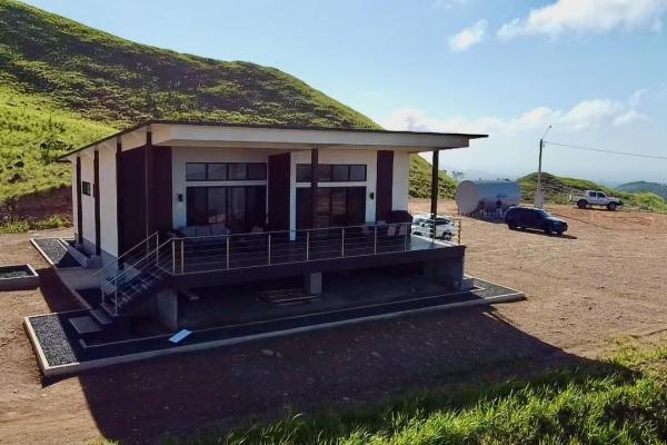 Full solar mountain villa