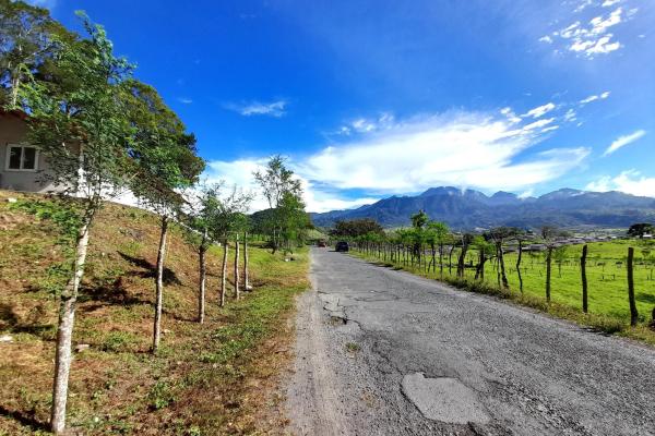 Prime volcán lot for sale