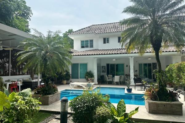 Villas de miraflores residence for sale