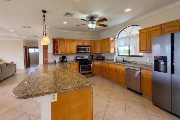 Casa de tres habitaciones en venta en alto boquete