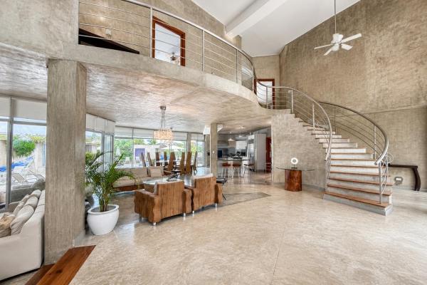 Venta de residencia moderna en coronado
