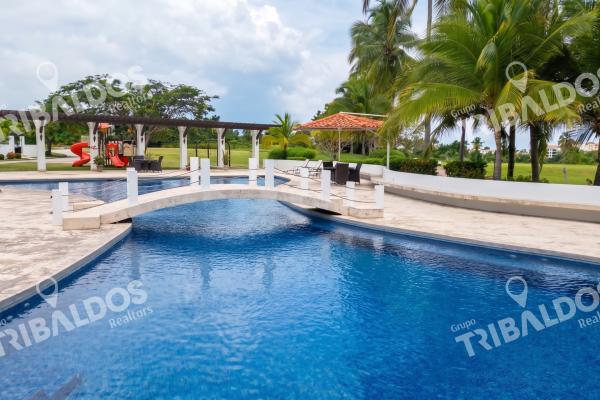 Venta de apartamento en ph hoyo 18 islamar, vista mar