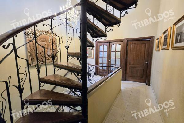 Venta de amplia casa en ph villa de vizcaya, condado del rey