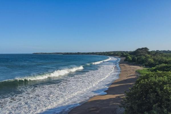 Costa pedasí beachfront lot – 35m premium frontage