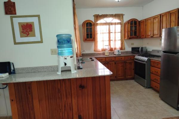 Se alquila casa en boquete, emerald drive.
