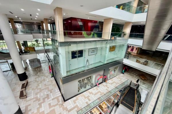 Alquiler/venta de local comercial en atrio mall