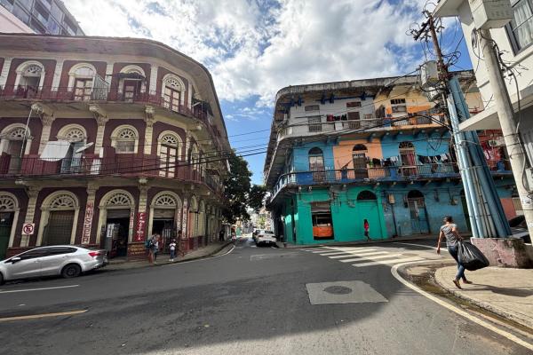 Edificio para gran desarrollo de hasta 5,000 m2 en santa ana.