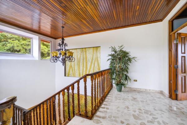 Highland investment estate with rare water concess