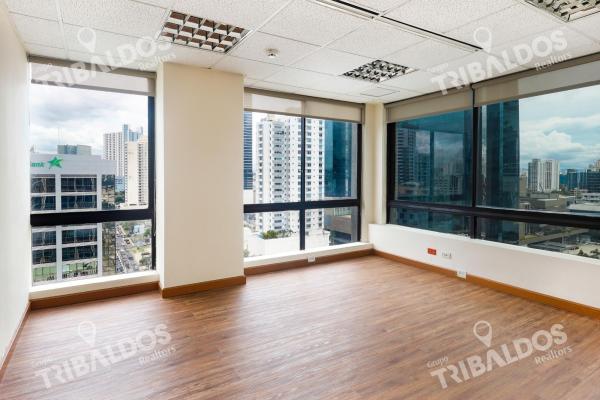 Oficina corporativa lista para ocupar en calle 50